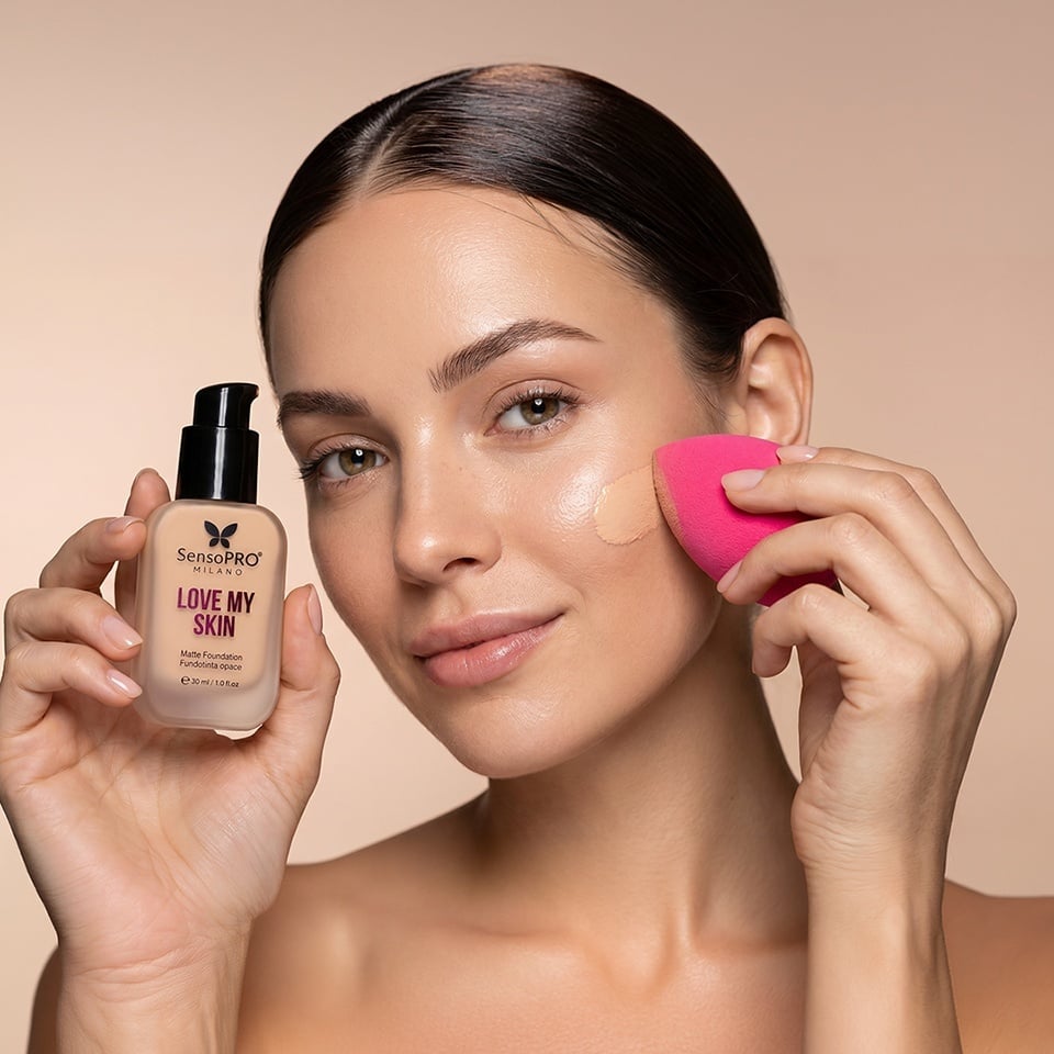 Reducere 50% – Fond de ten Love My Skin, cu vitamina E, SensoPRO Milano, S04 Light-Medium Neutral 2 cu vitamina E