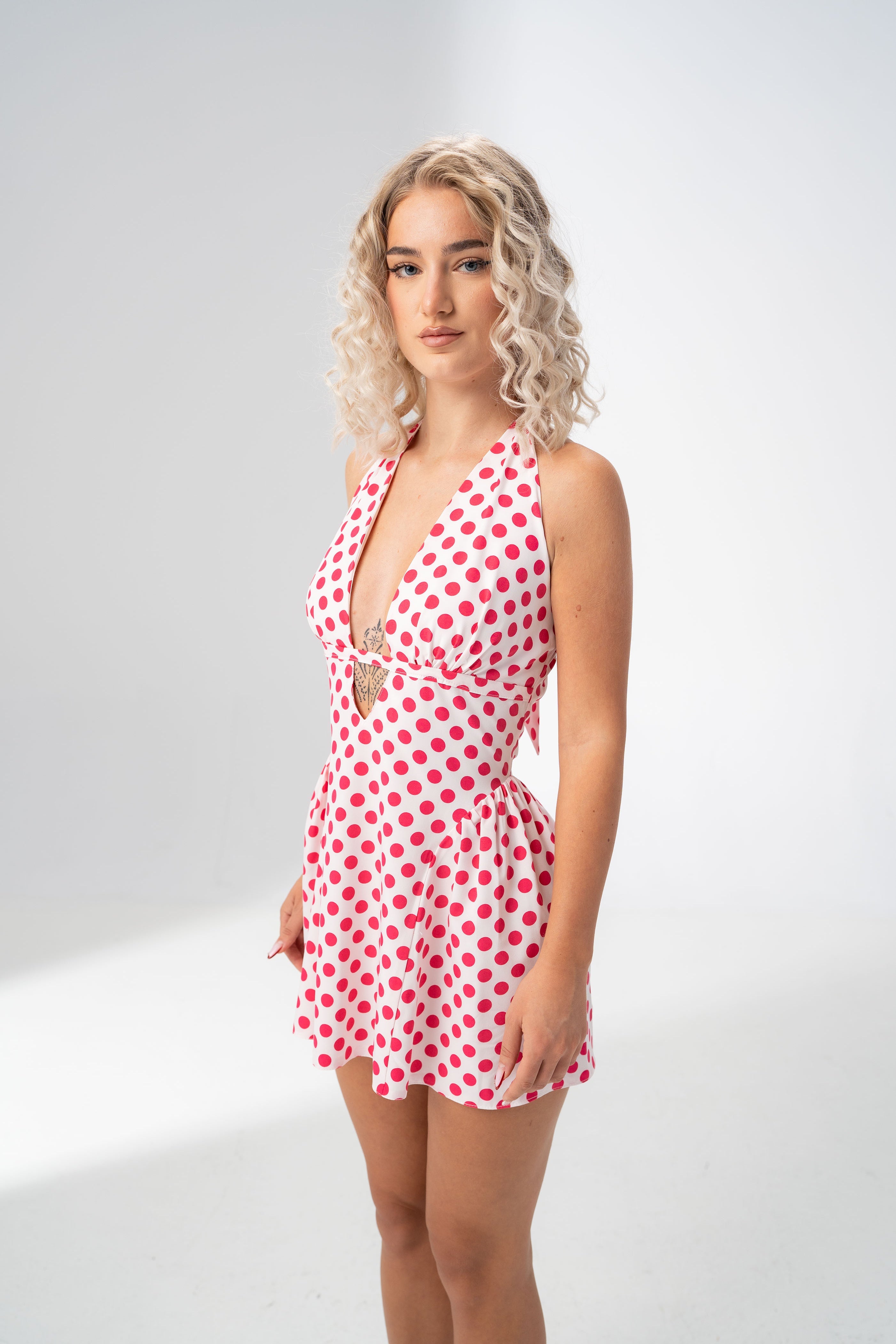Reducere 39% – Polka Dot Halter Mini Dress - M 1 Polka Dot Halter Mini Dress - M