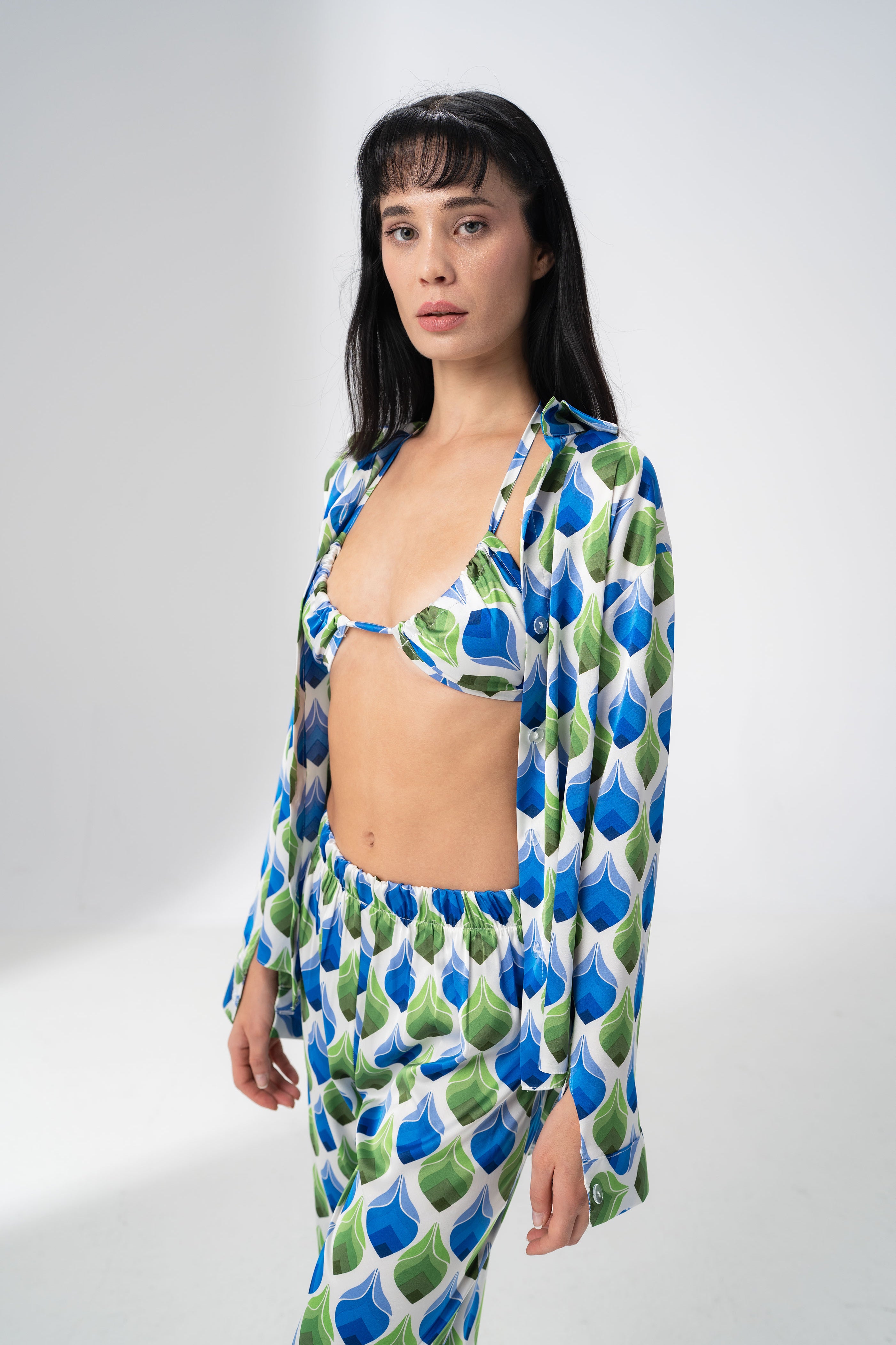 Reducere 41% – Blue Green Satin Three Piece Set - M 1 Blue Green Satin Three Piece Set - M