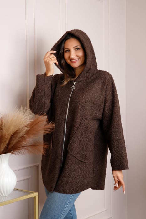 Reducere 42% – Jacheta dama maro din stofa boucle cu gluga Maggie 1 Jacheta dama maro din stofa boucle cu gluga Maggie