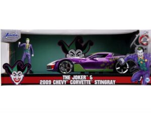 Masinuta Metalica Chevy Corvette Stingray 2009 si Figurina Joker 1:24