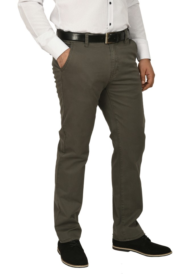 Reducere 31% – Pantaloni barbati, cu buzunare oblice, kaki prafuit (Marime pantalon: W31) 1 Pantaloni barbati