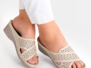 Papuci dama cu platforma Bej din Piele Ecologica Anya