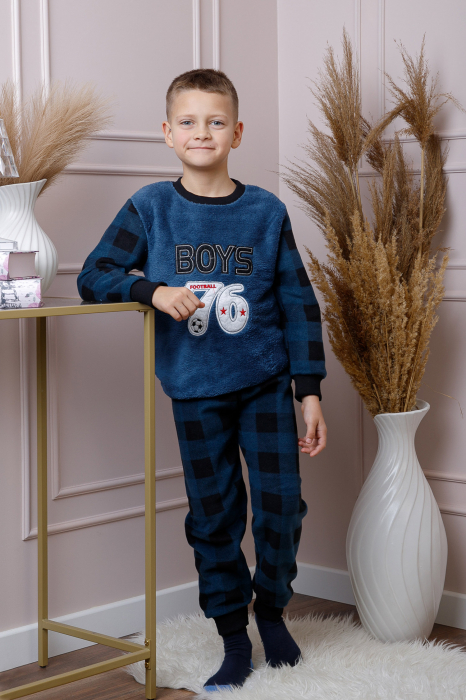 Reducere 39% – Pijama baieti Teddy din fleece bleumarin cu model fotbal 1 Pijama baieti Teddy din fleece bleumarin cu model fotbal