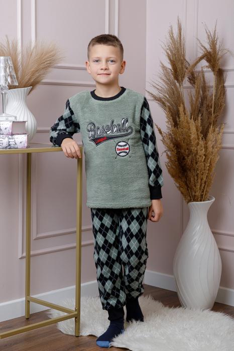 Reducere 39% – Pijama baieti Teddy din fleece verde cu model baseball 1 Pijama baieti Teddy din fleece verde cu model baseball