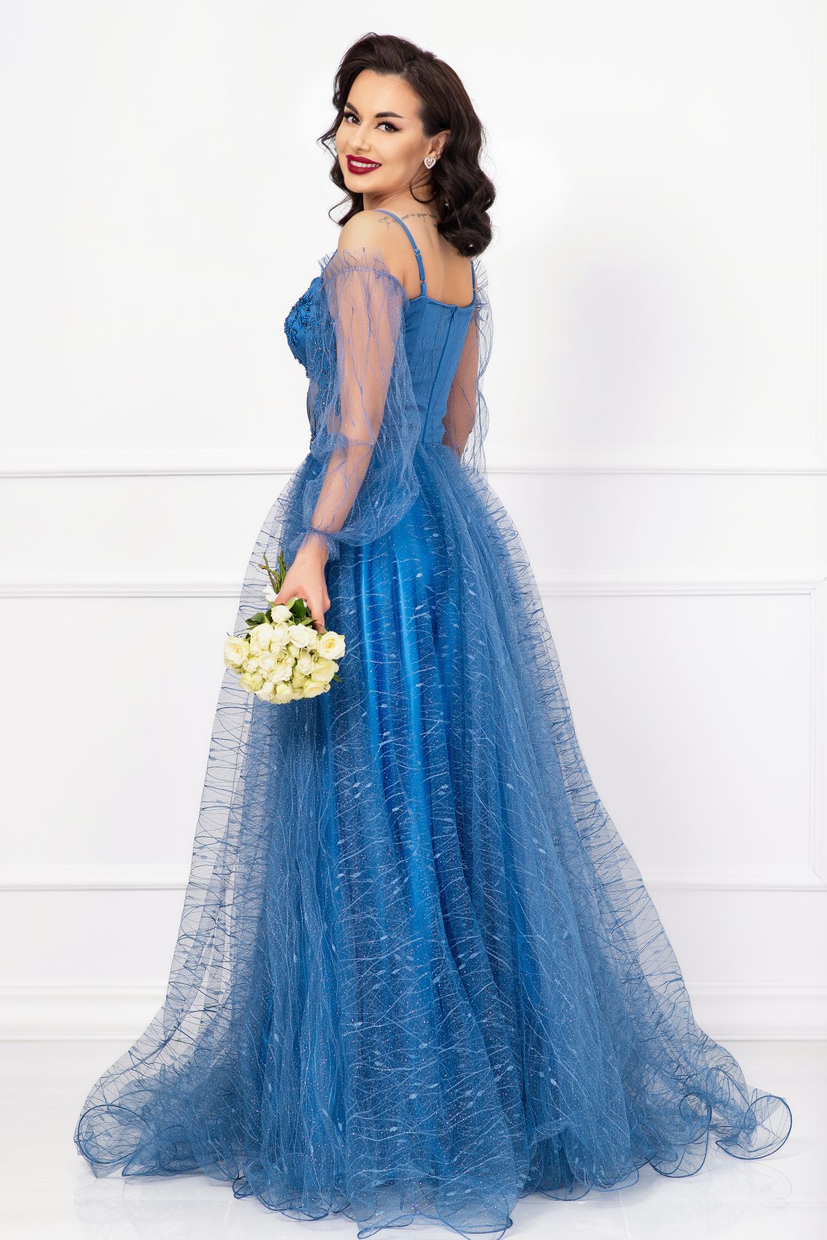 Reducere 32% – Rochie pretioasa Patrizia baby blue din tulle cu sclipici si margele 2 Reducere 32% – Rochie pretioasa Patrizia baby blue din tulle cu sclipici si margele - imagine 2