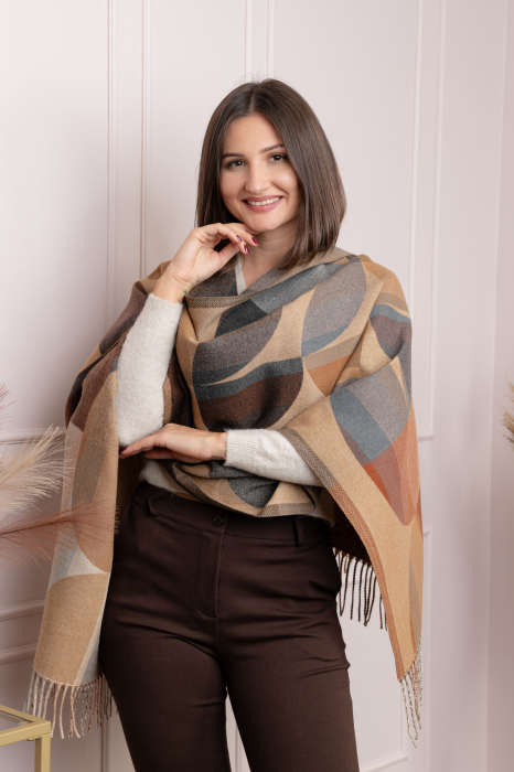 Reducere 45% – Sal dama camel cu imprimeu geometric si franjuri Carly 1 Sal dama camel cu imprimeu geometric si franjuri Carly