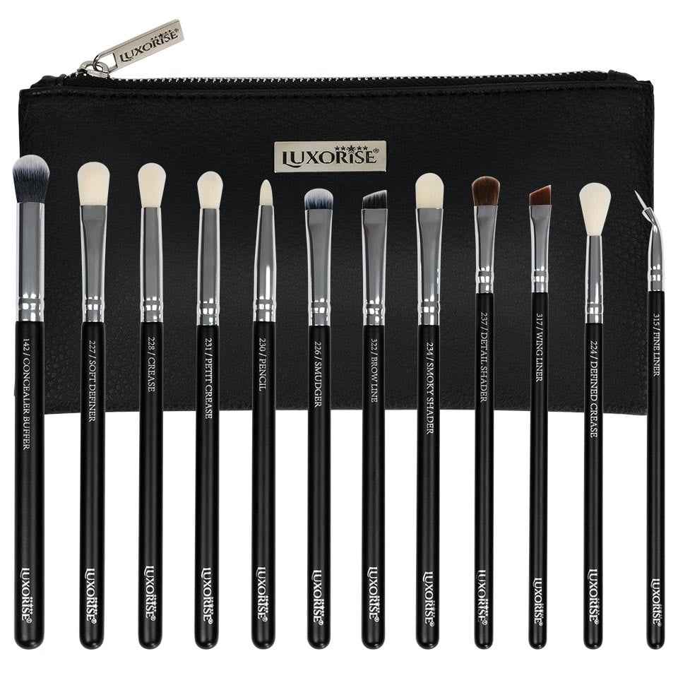 Reducere 56% – Set 12 Pensule Machiaj LUXORISE Brilliance Silver + Borseta CADOU 1 Set 12 Pensule Machiaj LUXORISE Brilliance Silver + Borseta CADOU