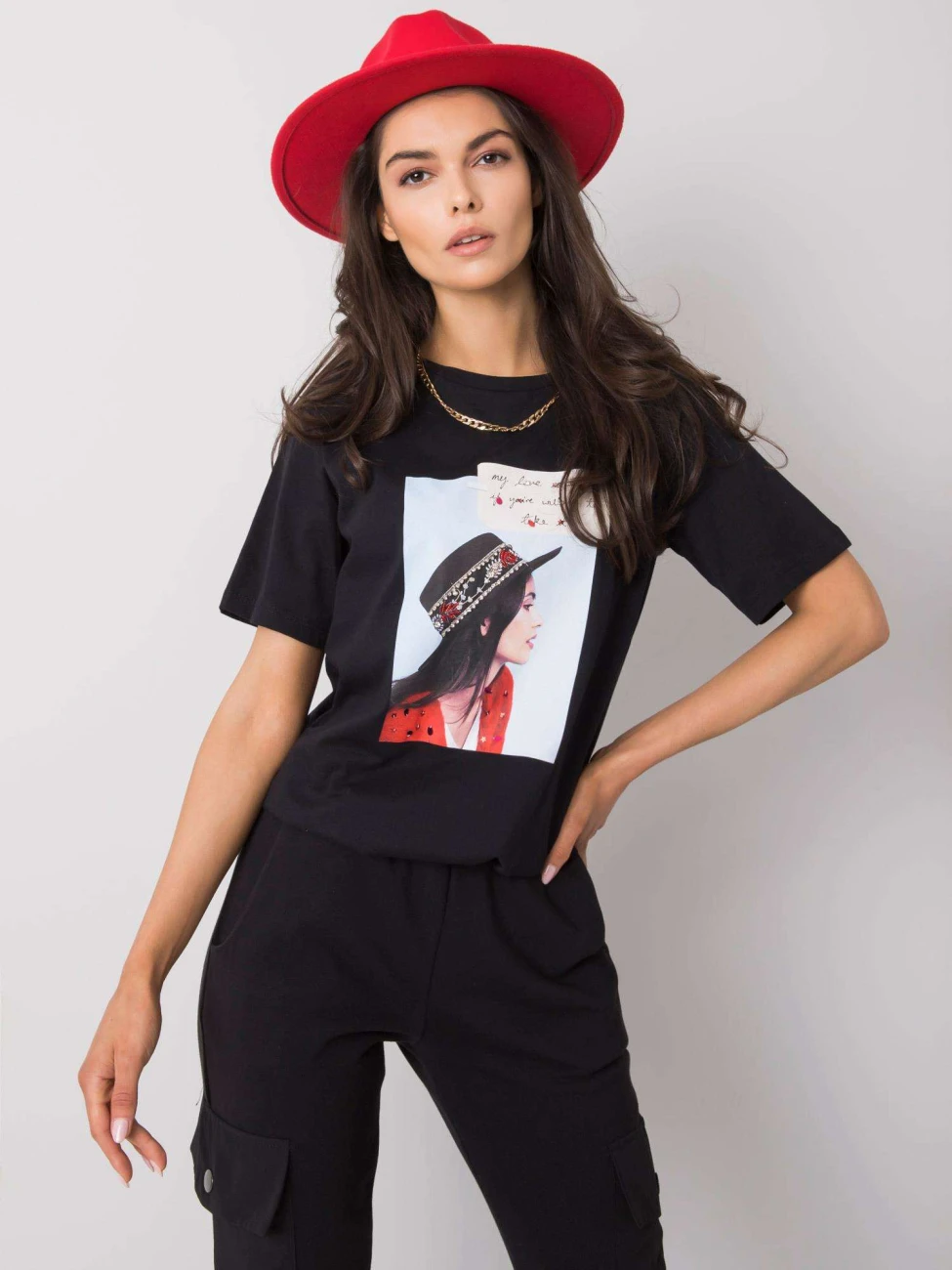 Reducere 50% – Tricou negru cu imprimeu portret... 2 Reducere 50% – Tricou negru cu imprimeu portret... - imagine 2